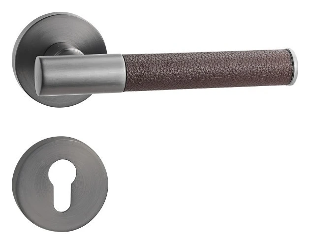 Z02248 Zinc alloy lever lock with leather trim